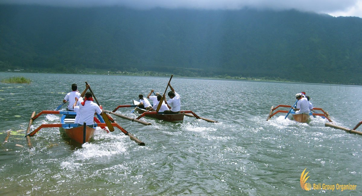 Bali Canoe Race Team Building